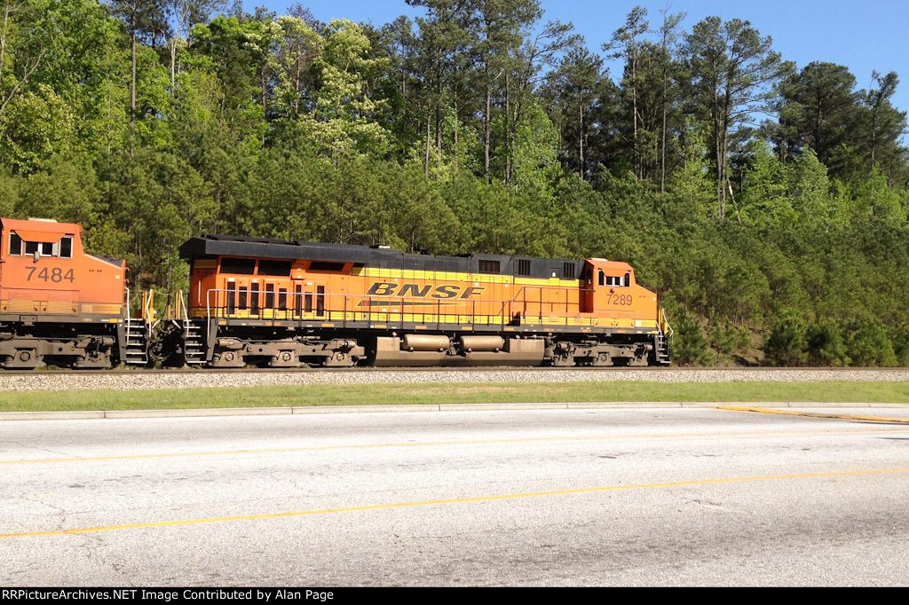 BNSF 7289 runs fourth in a quartet of units